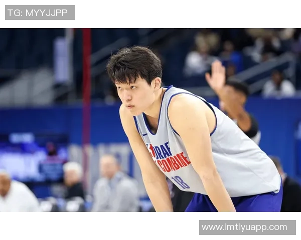 杨瀚森半场6分钟表现亮眼贡献全队唯一赢分助力球队逆转局势 杨瀚森半场6分钟表现亮眼贡献全队唯一赢分助力球队逆转局势